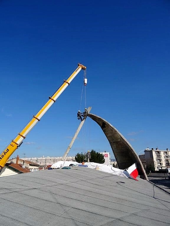 2.3 Réparation croix d'église Marseille