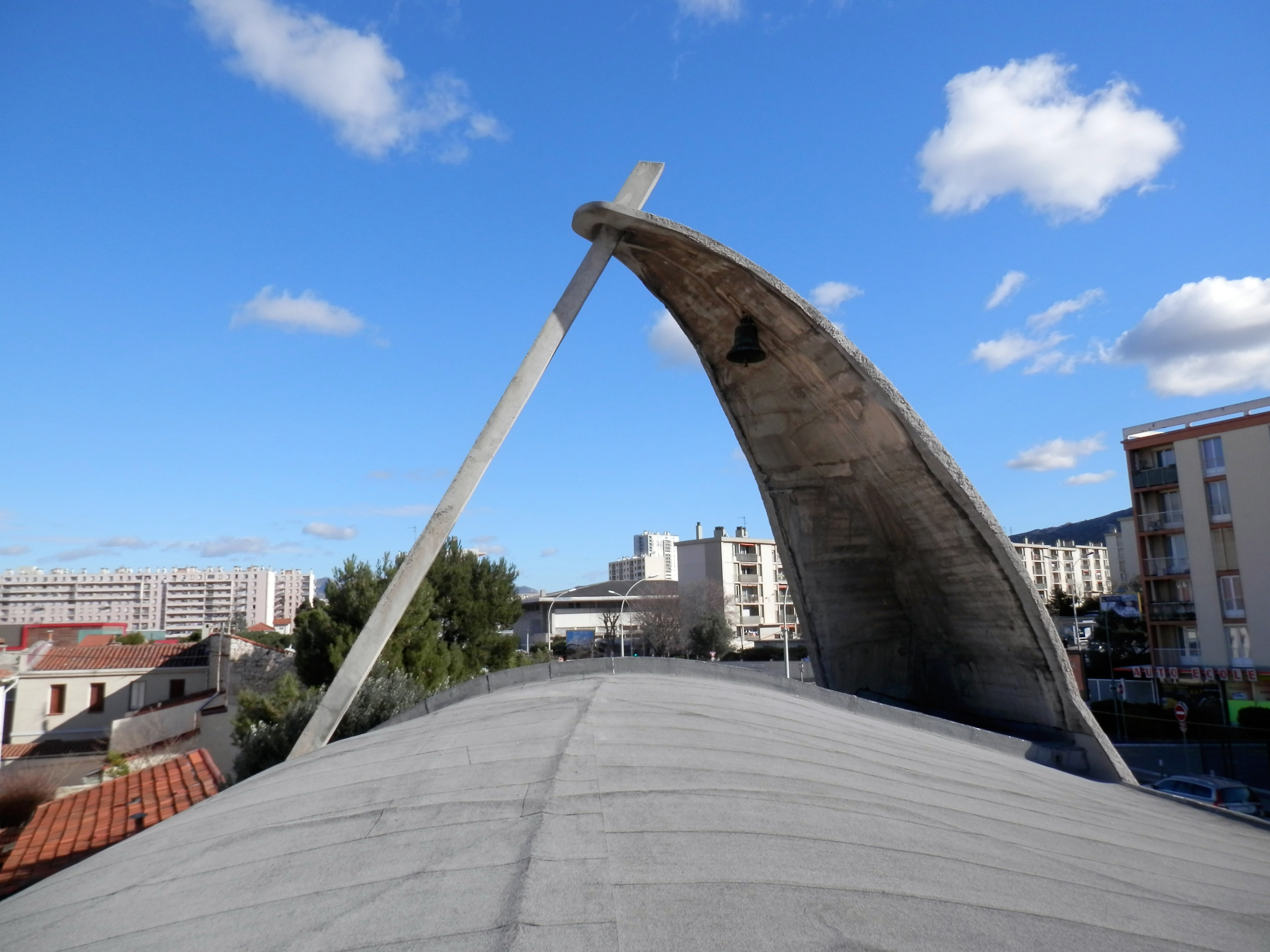 2.8 Réparation croix d'église Marseille